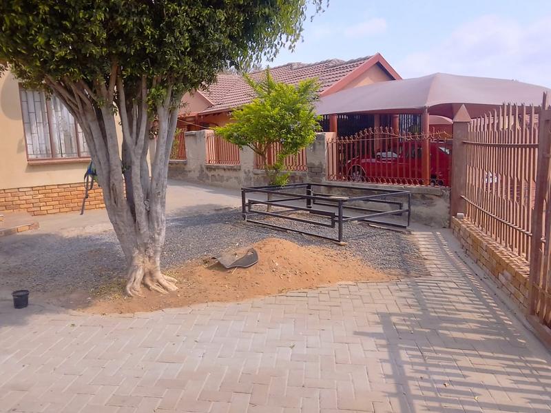 3 Bedroom Property for Sale in Tlhabane West North West